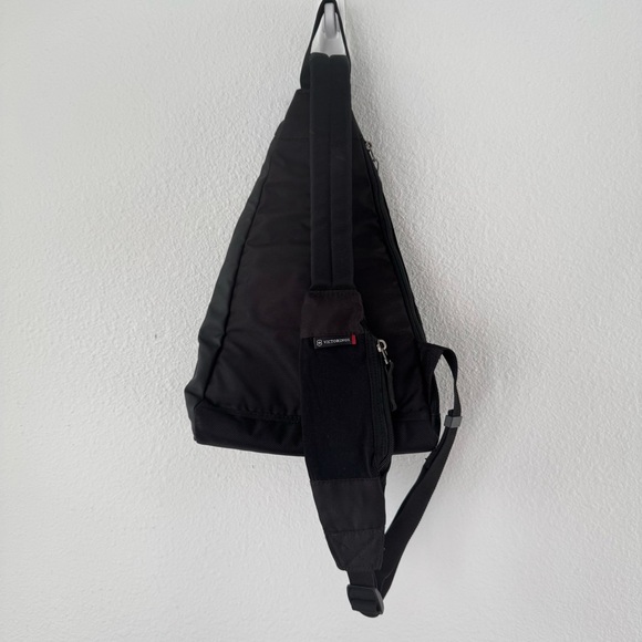 Victorinox Altmont 3.0 Mono Sling Backpack Black Bag Travel Dual Compartment - Picture 3 of 14